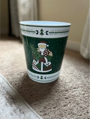 Vintage patchwork Christmas wastebasket